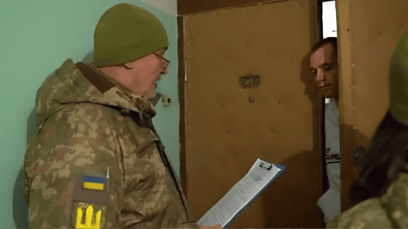 Чи мають право працівники ТЦК заходити до житла