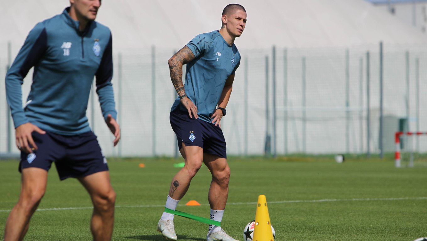 Денис Попов