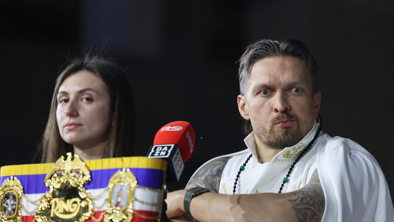 Верхувен виявився значно важчим за Усика перед боєм