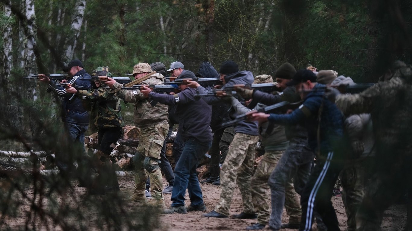 “Вишкіл громад”: цивільні готуються до війни на Київщині
