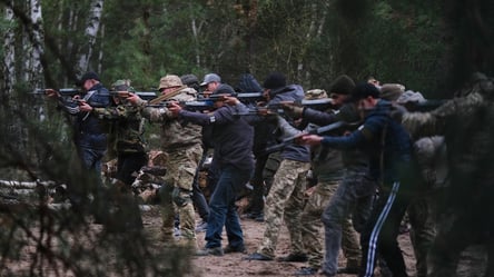 “Вишкіл громад”: цивільні на Київщині готуються до війни - 285x160