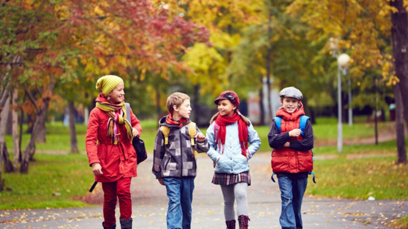 Осенние каникулы в Киевской области начнутся в разное для школьников время