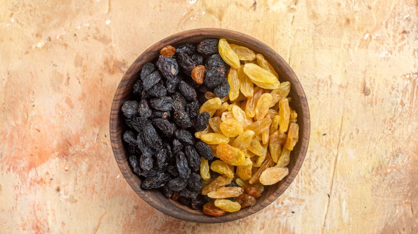 белый и черный изюм