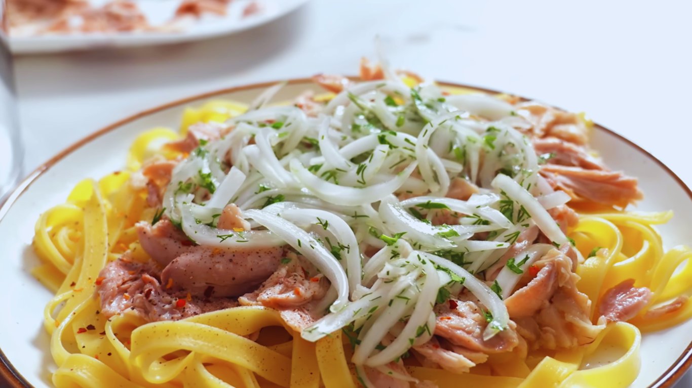 рецепт смачної страви з куркою та локшиною