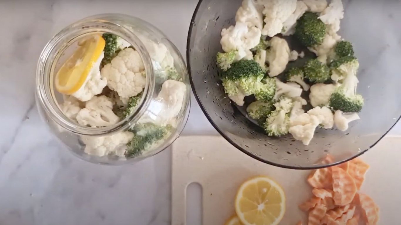 квашена цвітна капуста та броколі