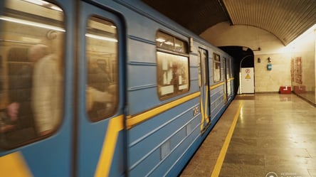 У київському метро пасажир впав під потяг — перекрито чотири станції - 290x160