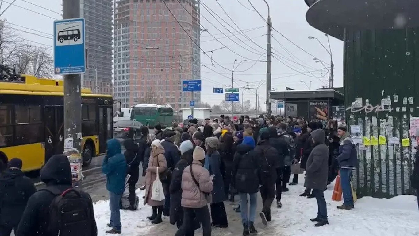 Дополнительные автобусы в Голосеевском районе Киева неэффективны — в чем причина