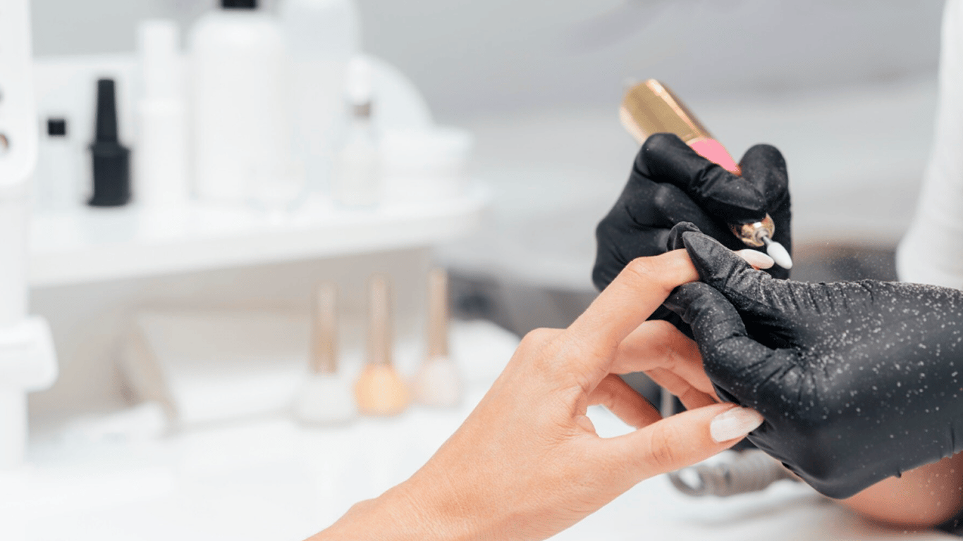 Френч і квіти більше не в моді: антитренди манікюру 2026 року