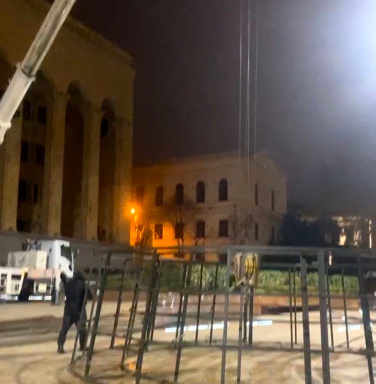 Новорічна ялинка на місці протестів у Тбілісі