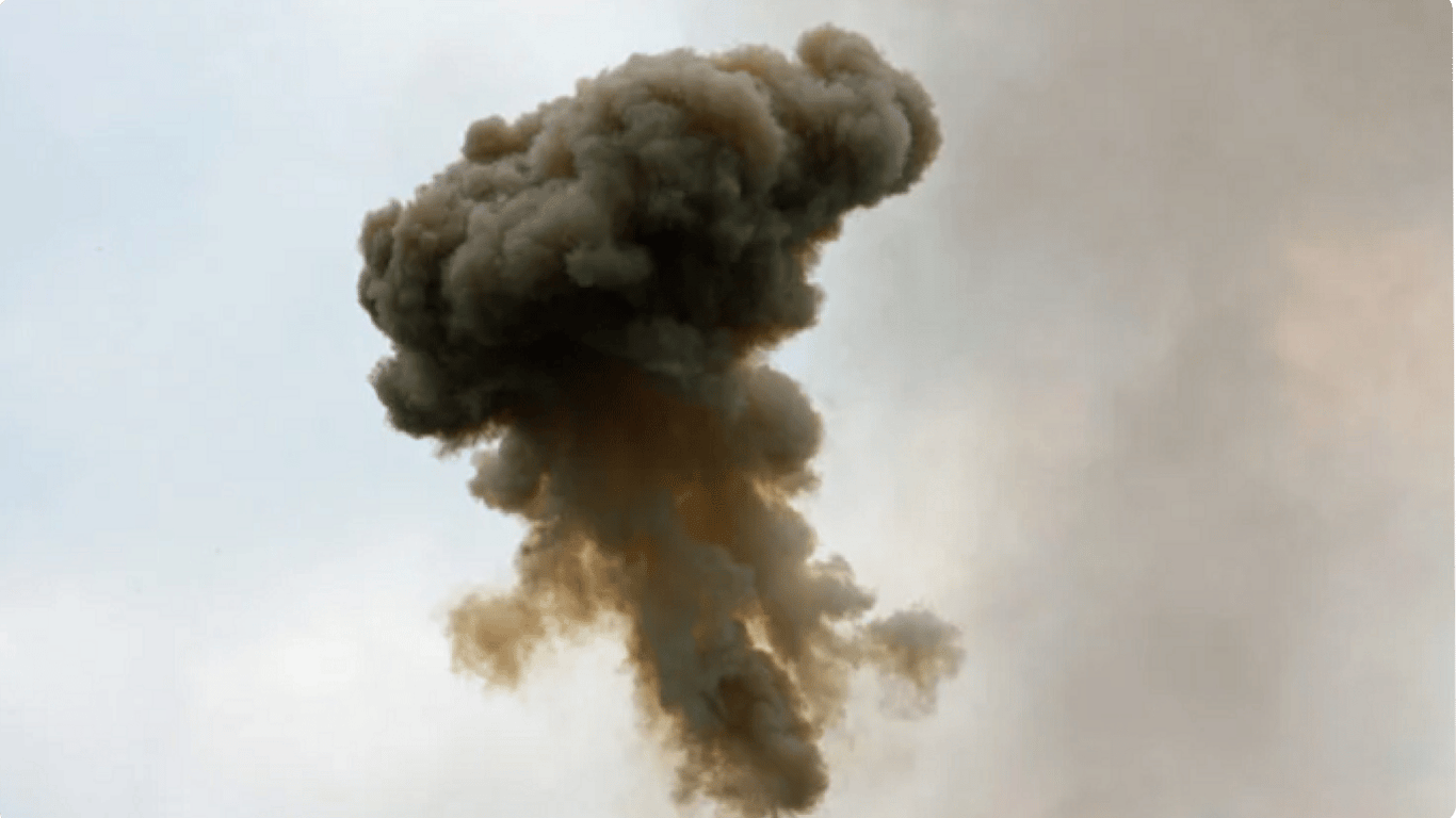 На півночі Криму вибухи – повідомляють про пуски балістичних ракет