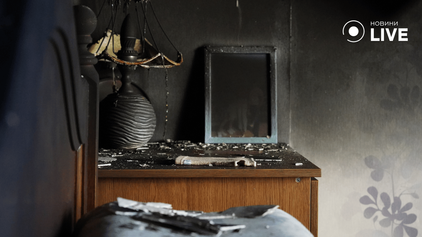 Сімейний портрет біля ліжка. Фото: Новини.LIVE/Юлія Браславська