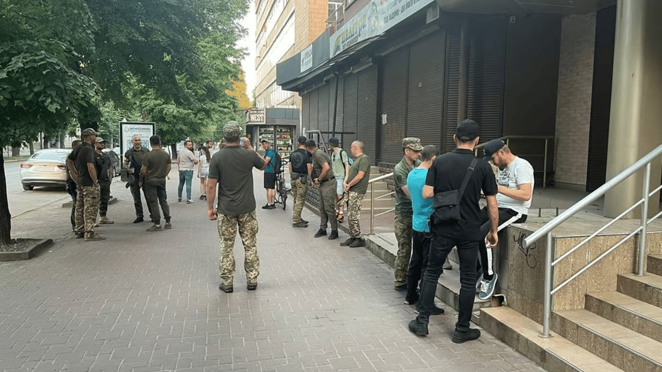 Корупційні скандали з військкоматами не припиняються у Тернополі і на Вінничині, — ЗМІ
