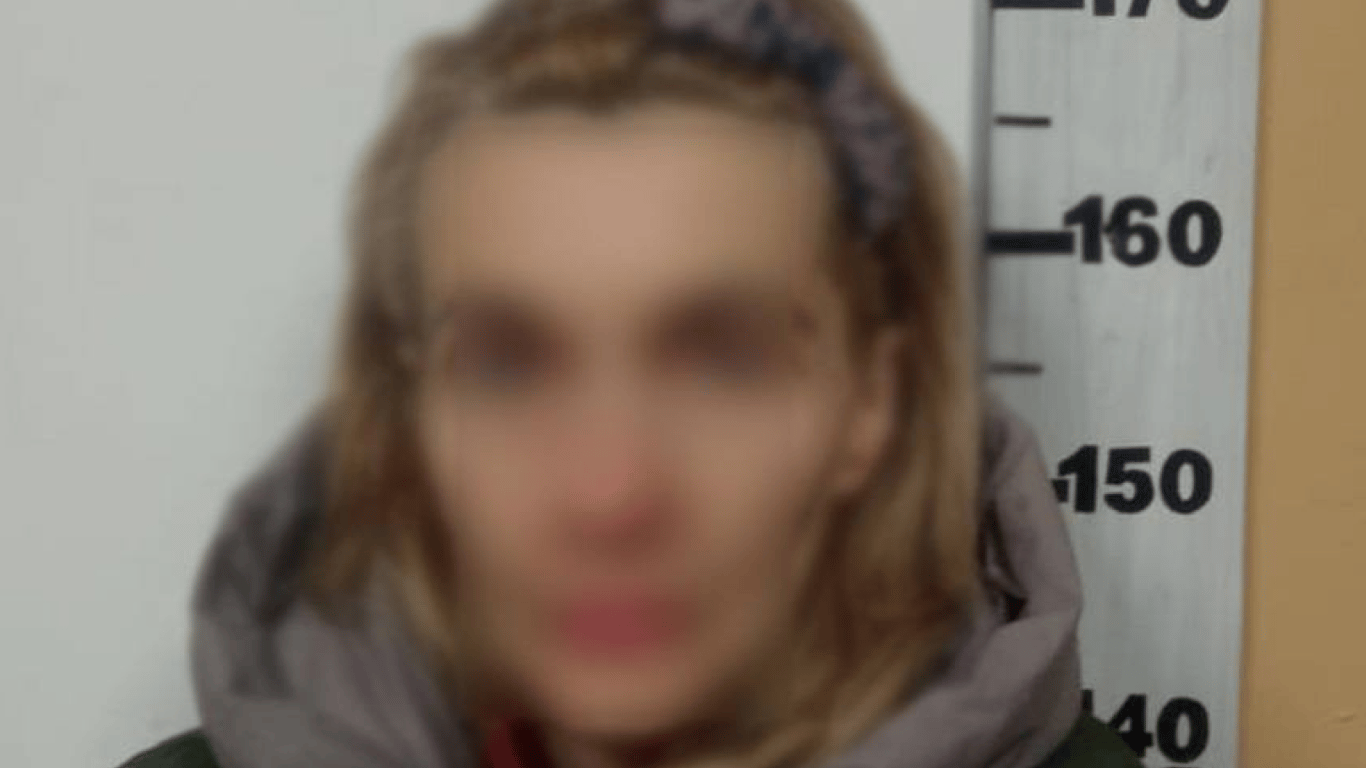 Открыто распространяла психотропные вещества — в Киеве задержали женщину