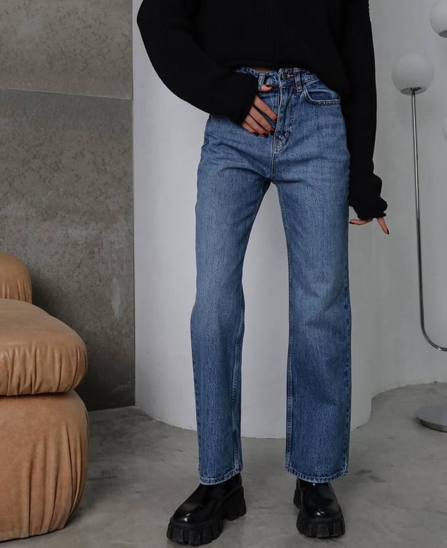 Цієї осені в моді будуть прямі джинси