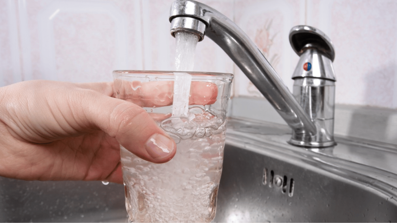 В Украине отменили повышение тарифов на воду с 1 января