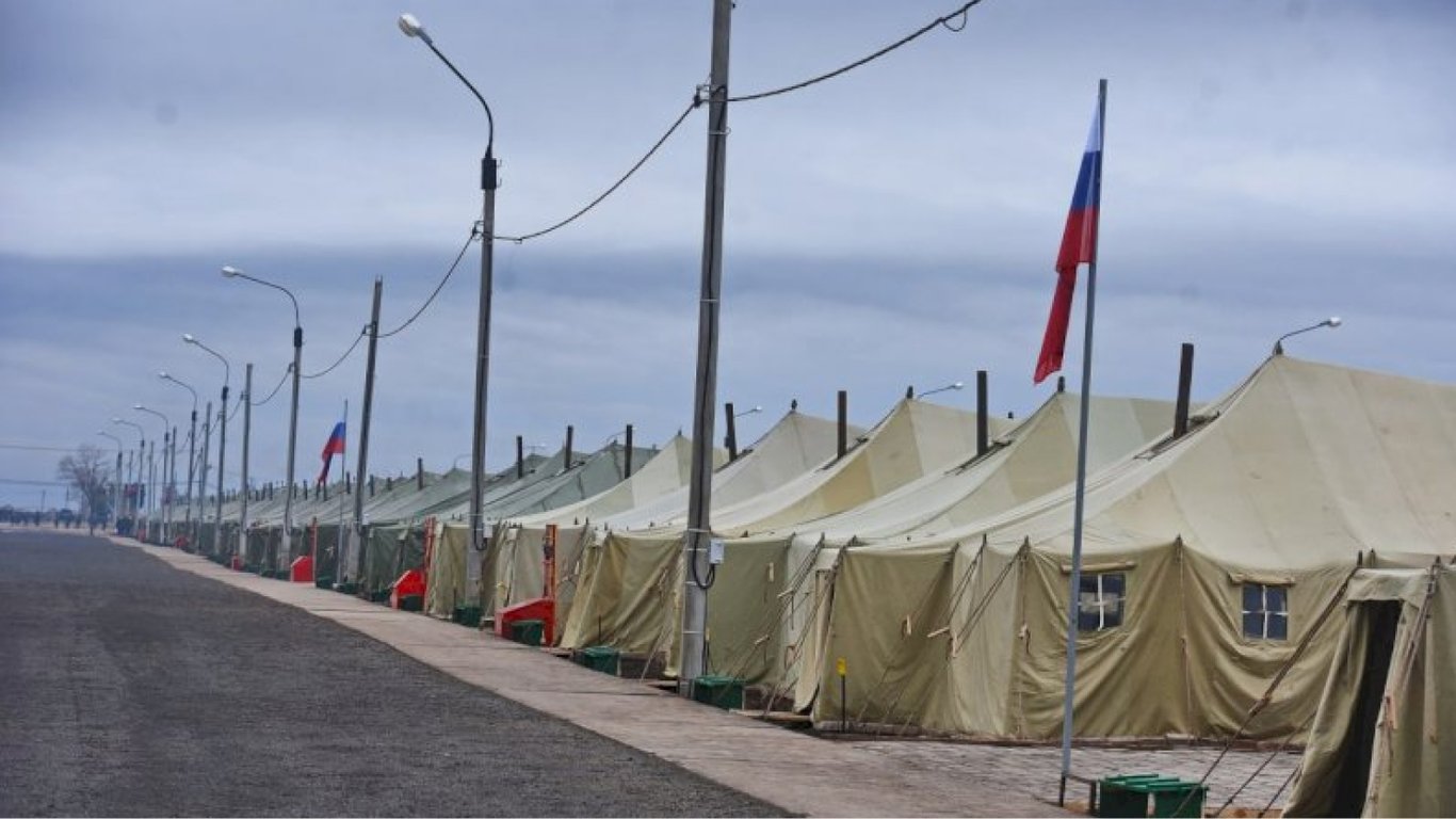 В росії частково згорів палатковий табір мобілізованих