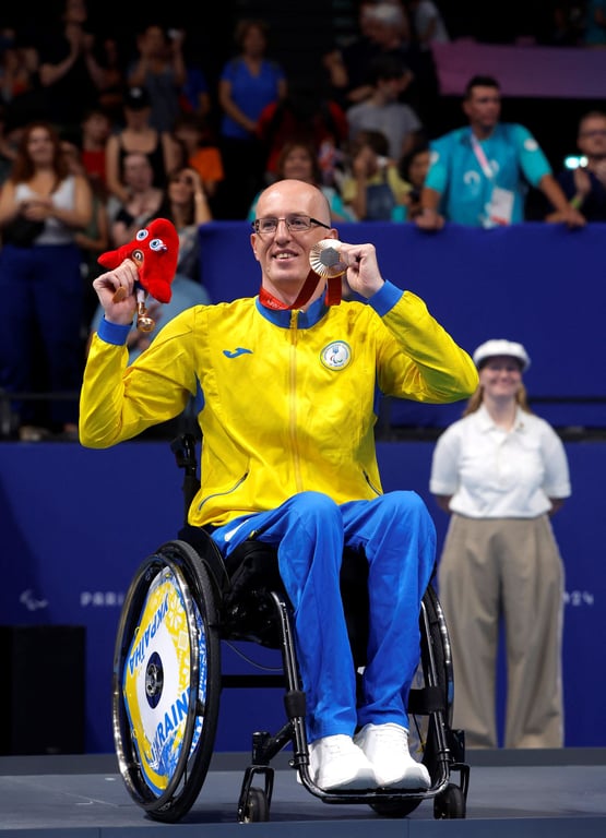 Александр Комаров