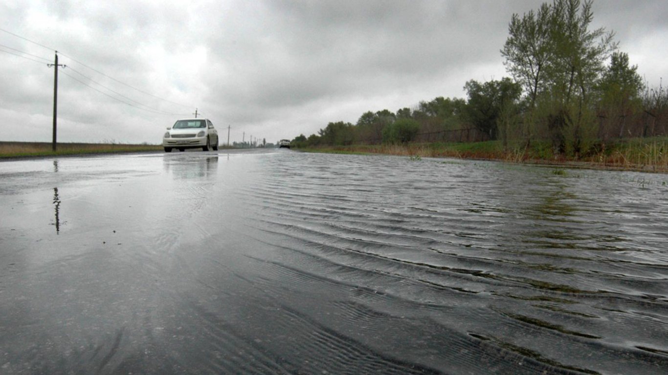Вода в Киевской области снова поднялась: где удерживаются подтопления