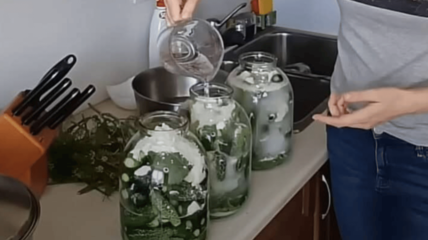 квашені огірки на зиму