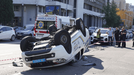 У Києві сталася ДТП з перекиданням, загинув поліцейський - 285x160