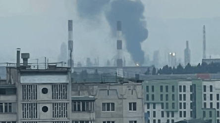 У Пермі після атаки дронів загорівся НПЗ "Лукойла" - 290x160