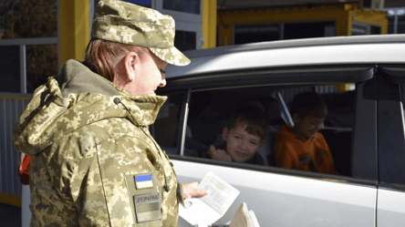 Довгі черги на кордоні України — які пункти пропуску переповнені - 285x160