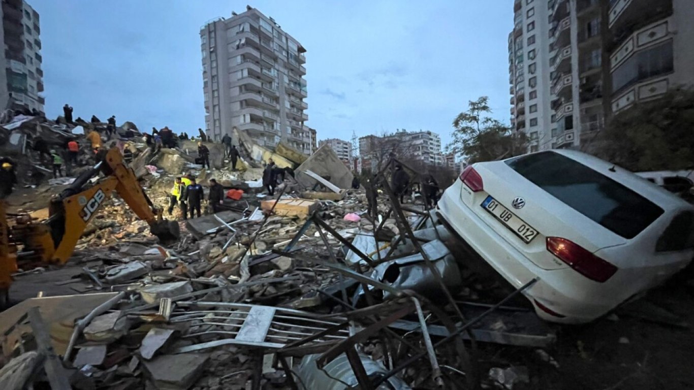 Землетрясения в Турции — ЕС и НАТО предлагают помощь