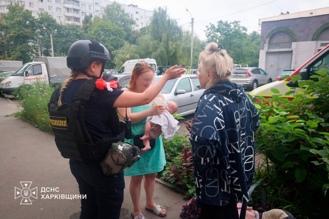 МВС: під удар потрапив автобус із дітьми та рятувальники - фото 3