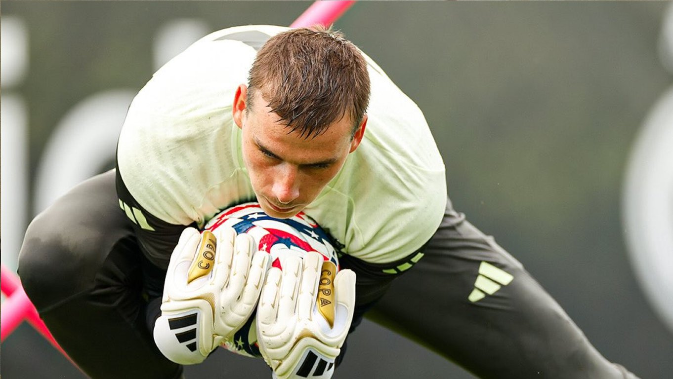 Андрей Лунин