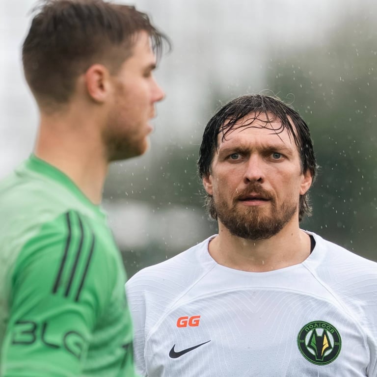 Александр Усик