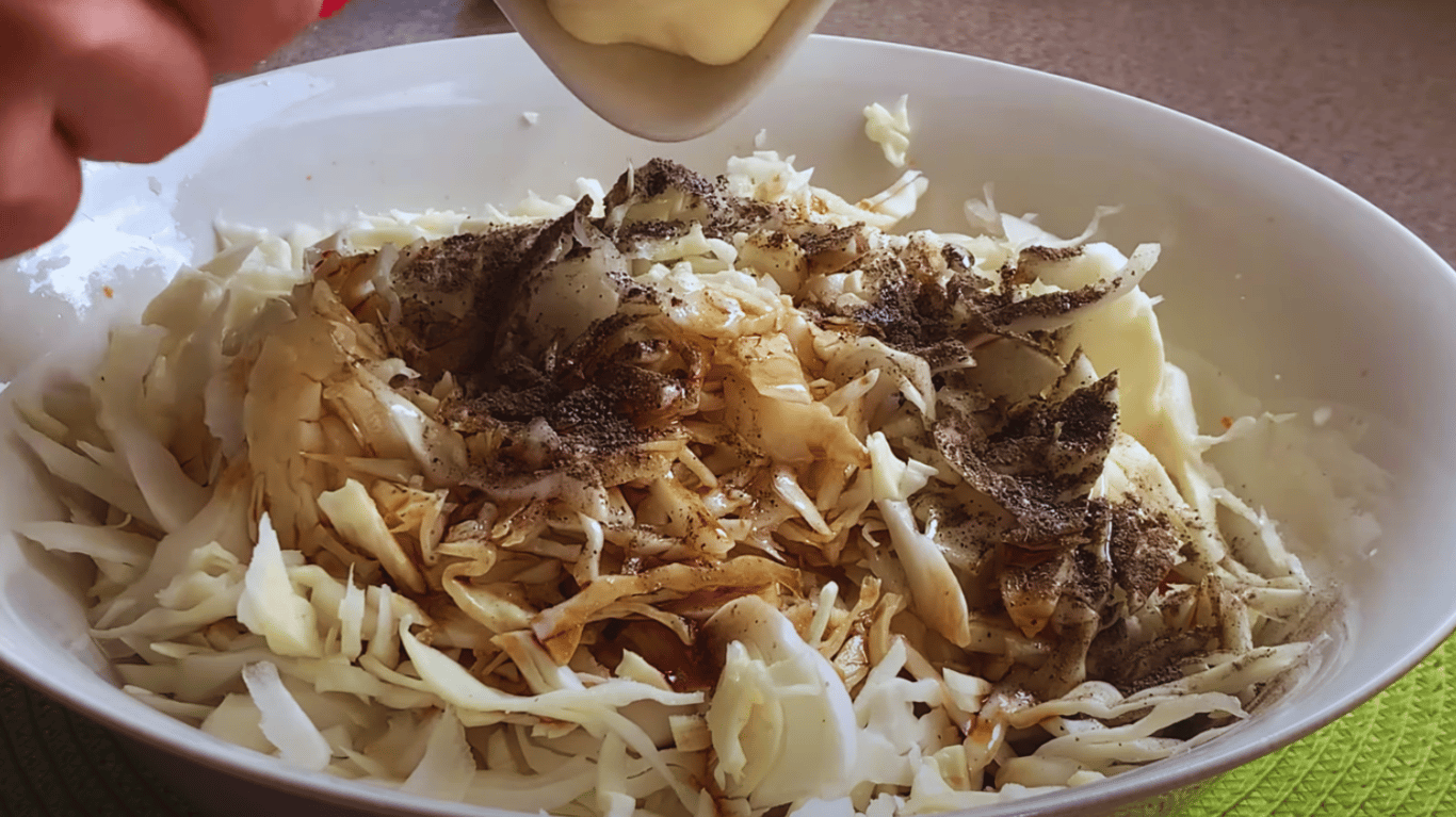 салат з капустою