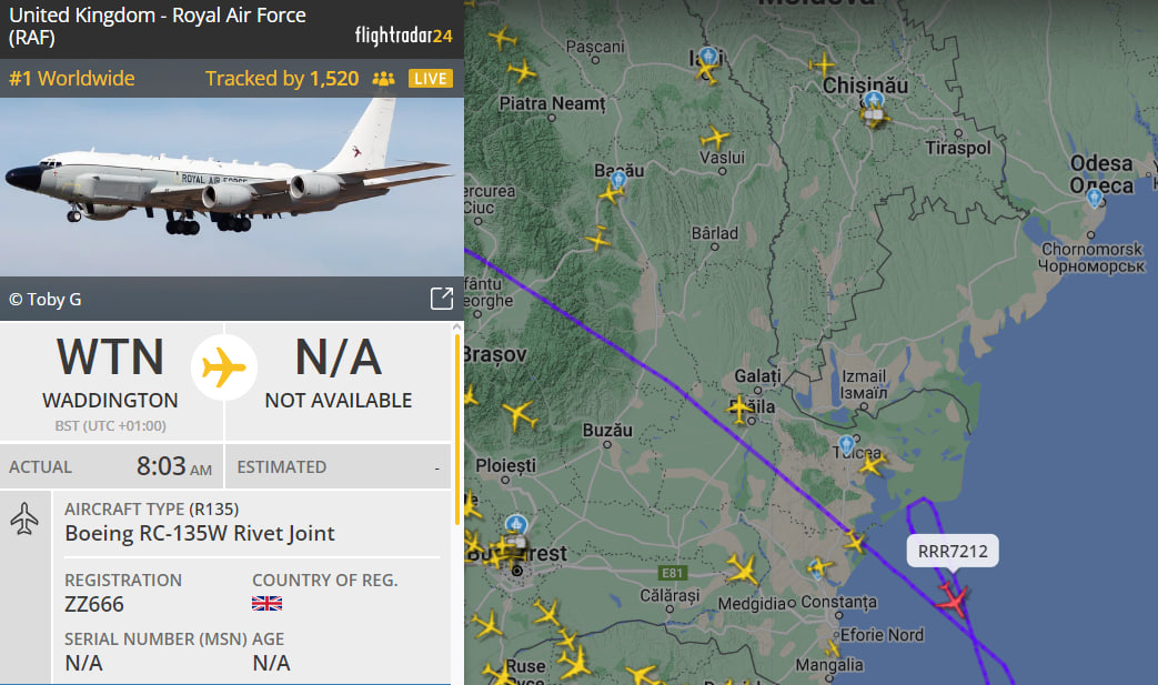 Boeing RC-135V Rivet Joint с патрулирует над акваторией Черного моря