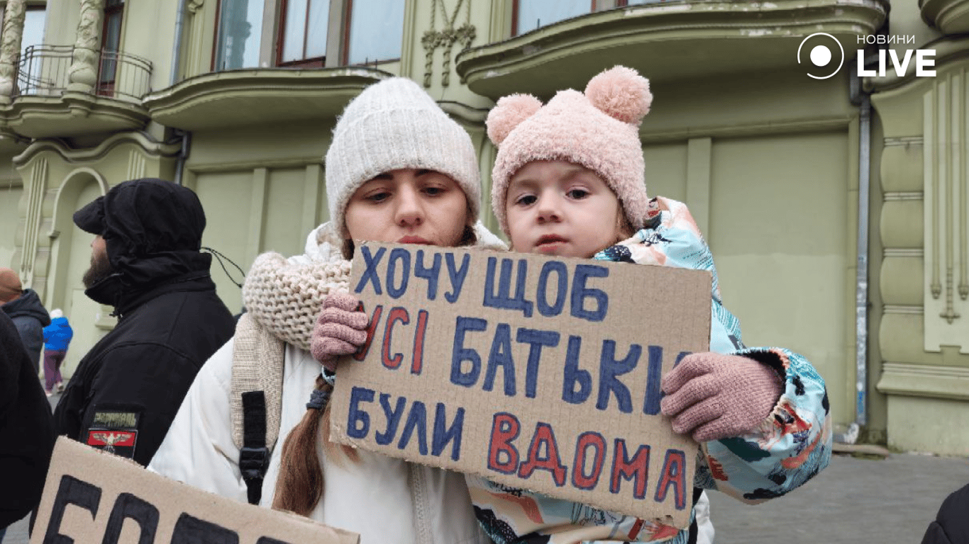 Одесити підтримали військовополонених — акція на Дерибасівській - фото 4