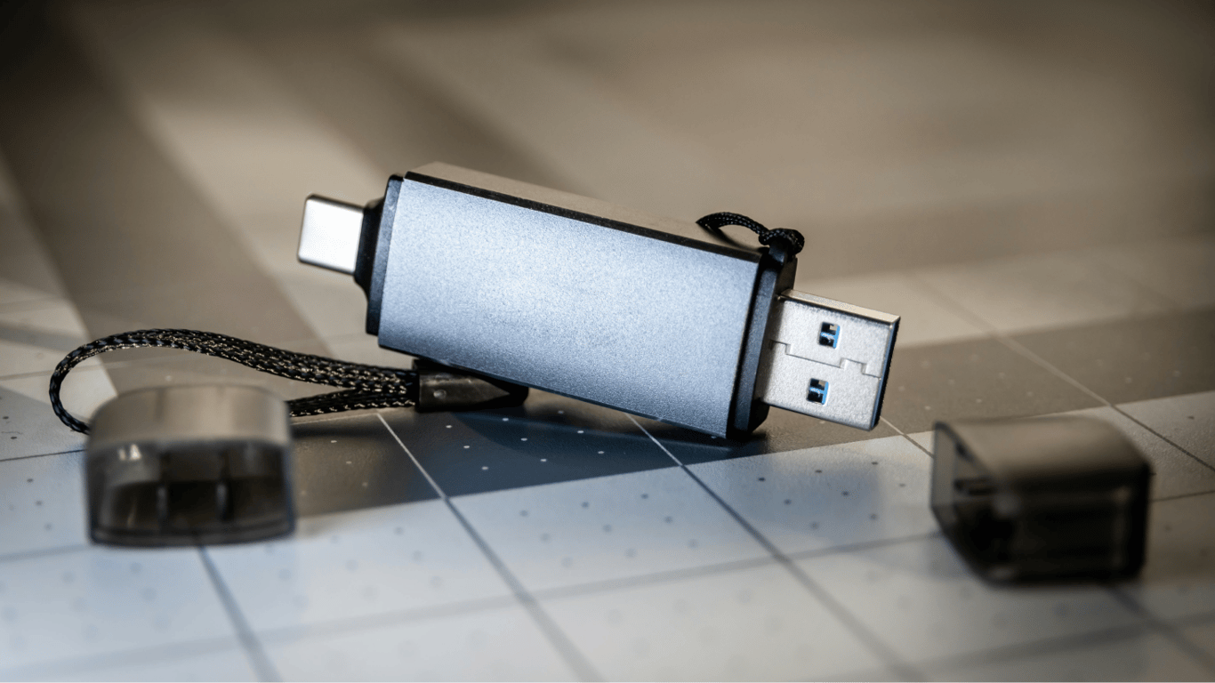 Безопасно ли хранить файлы на USB-флешке — срок хранения данных не вечен