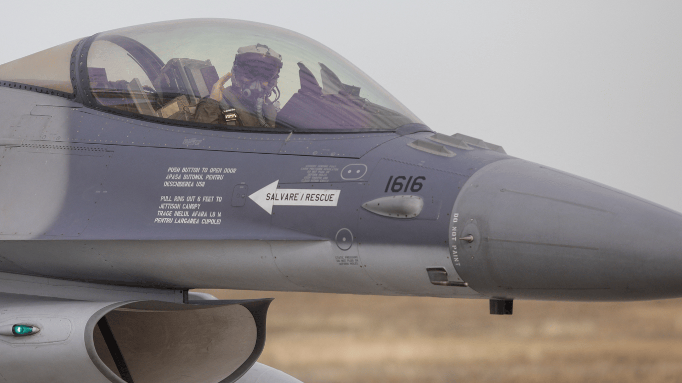 Очікуємо самостійних вильотів — Ігнат про навчання українських пілотів на F-16