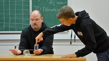 Зарплаты учителей и воспитателей — к чему призвал Гетманцев - 285x160