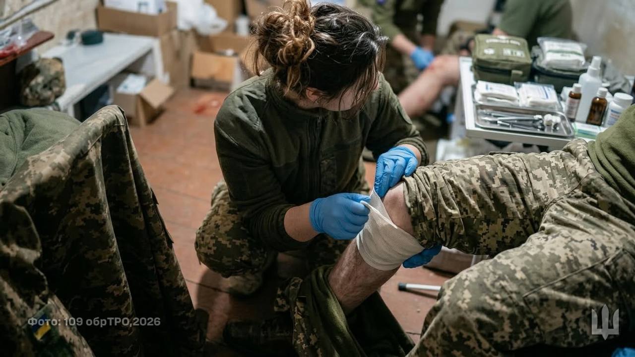 Зеленський привітав медиків та подякував за врятовані життя - фото 2