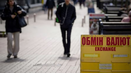 В Україні знову дорожчає долар — курс валют на сьогодні - 285x160