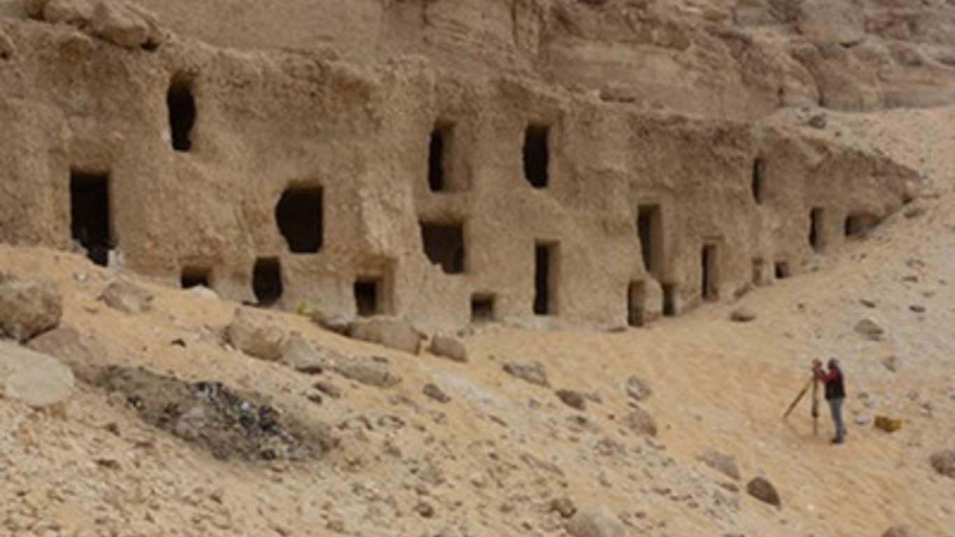 В Египте обнаружили 300 гробниц