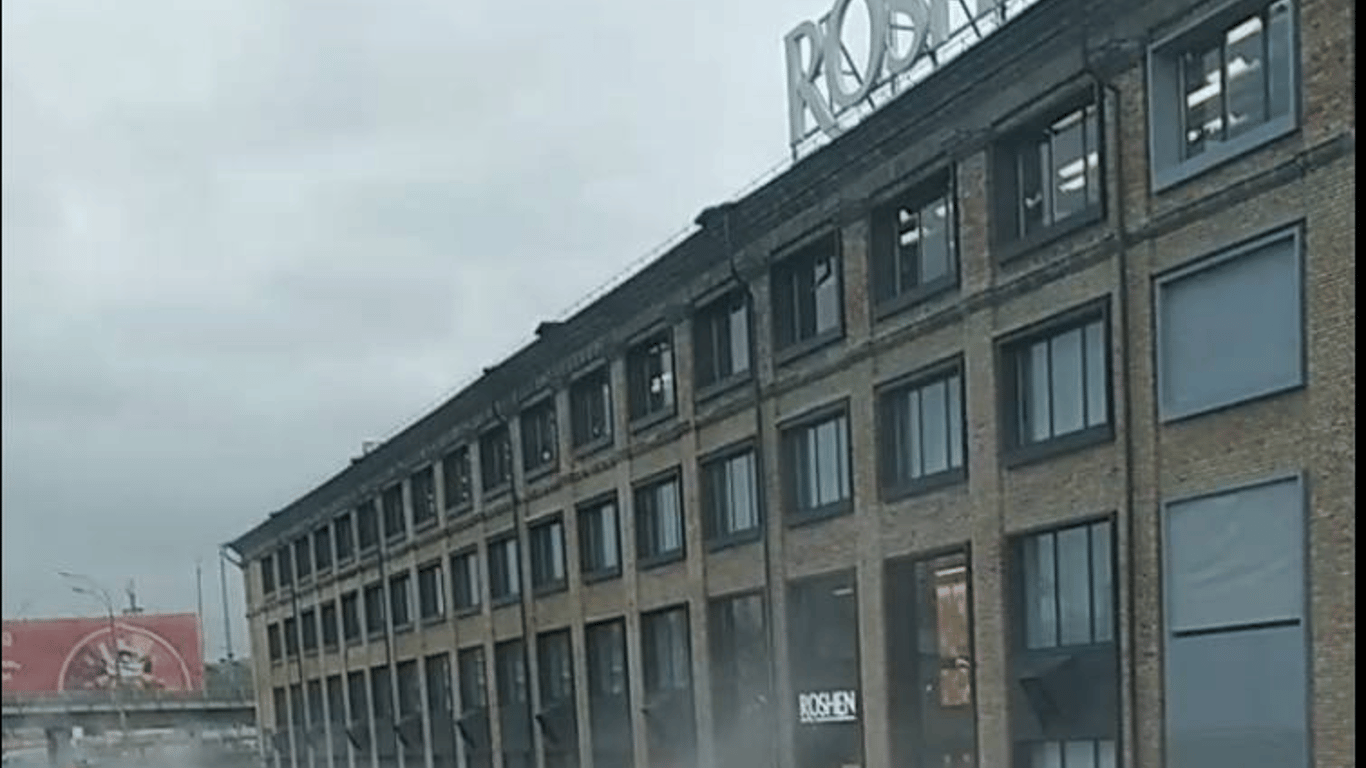 У Києві з фонтану біля фабрики Roshen полився окріп - ЗМІ