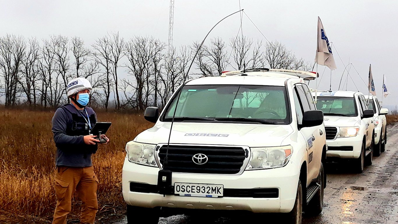 Спостерігачі ОБСЄ припинили польоти “безпілотників” на Донбасі: що сталося