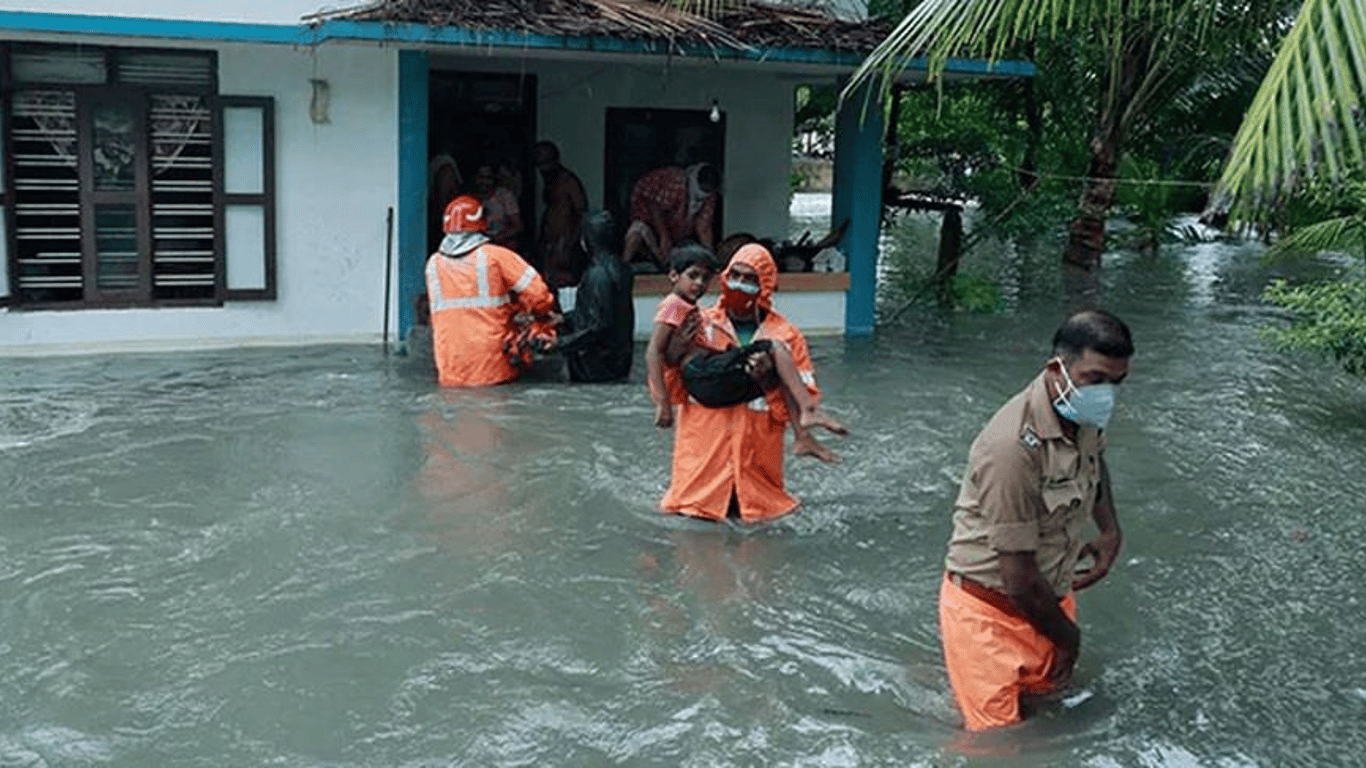 По західному узбережжю Індії вдарив циклон Тауктае