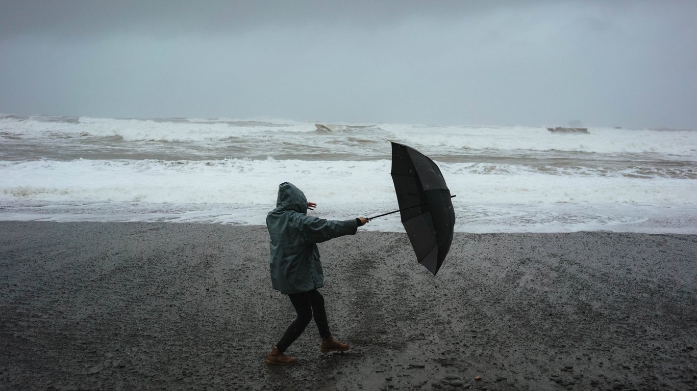 Готовьте зонтики: на Украину надвигается циклон