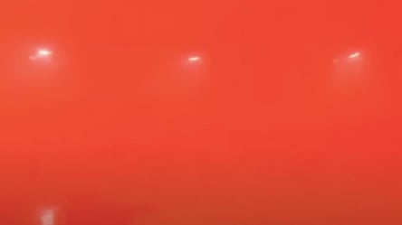 Кроваво-красное небо: Алжир накрыла песчаная буря. Видео - 285x160