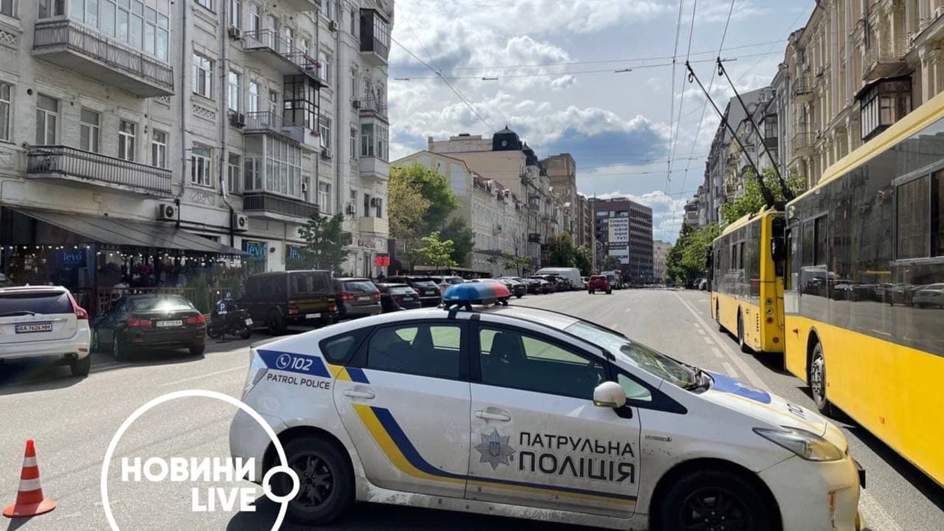В Киеве на Саксаганского ищут взрывчатку - движение по улице перекрыли