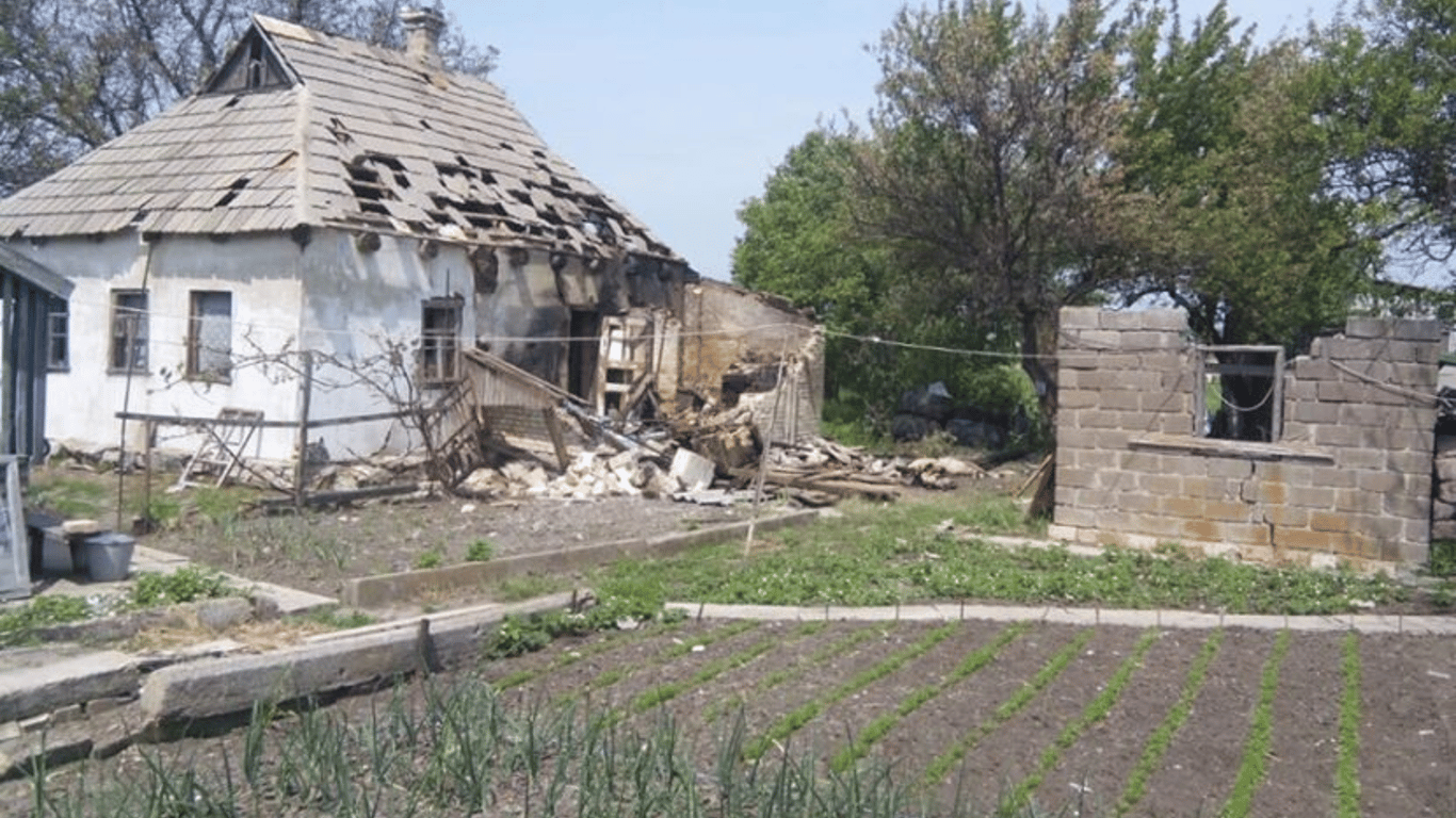 На Донбассе оккупанты обстреляли село в районе Марьинки