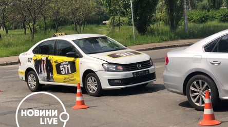 Volkswagen против Volkswagen: в Киеве произошло ДТП с участием такси. Есть пострадавшая - 285x160