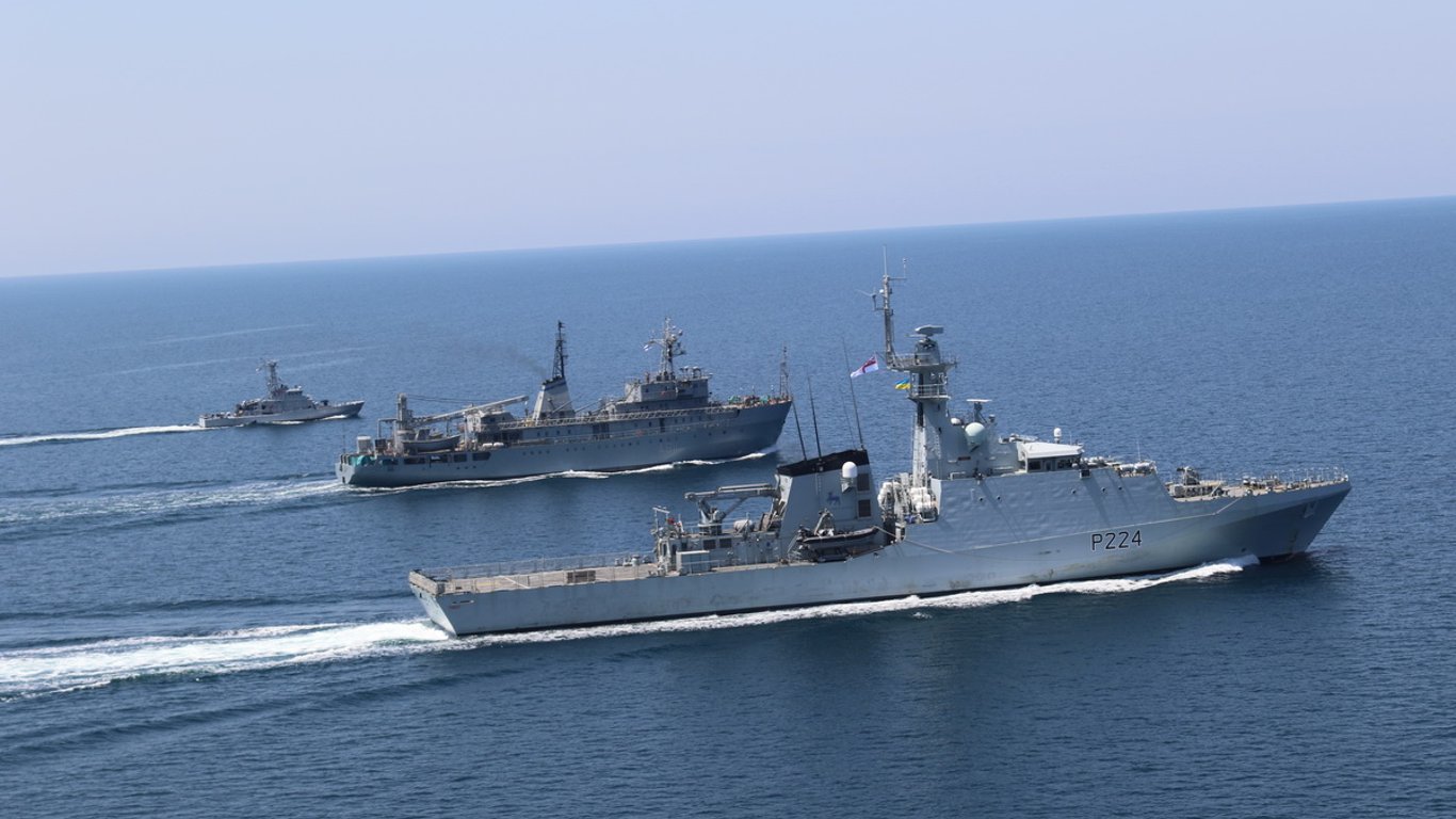 Учения ВМС и Британии в Черном море — фото, видео