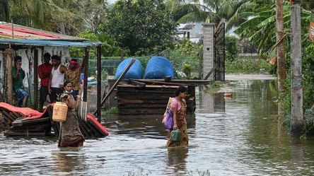 Очередное испытание для Индии: количество жертв из-за циклона Яас возросло. Фото, видео - 285x160