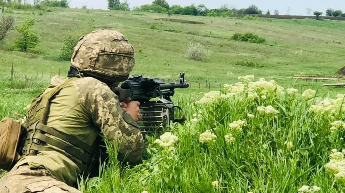 Война на Донбассе - вражеский снайпер застрелил бойца ВСУ